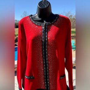 Gorgeous red & black lightweight sweater with zipped front